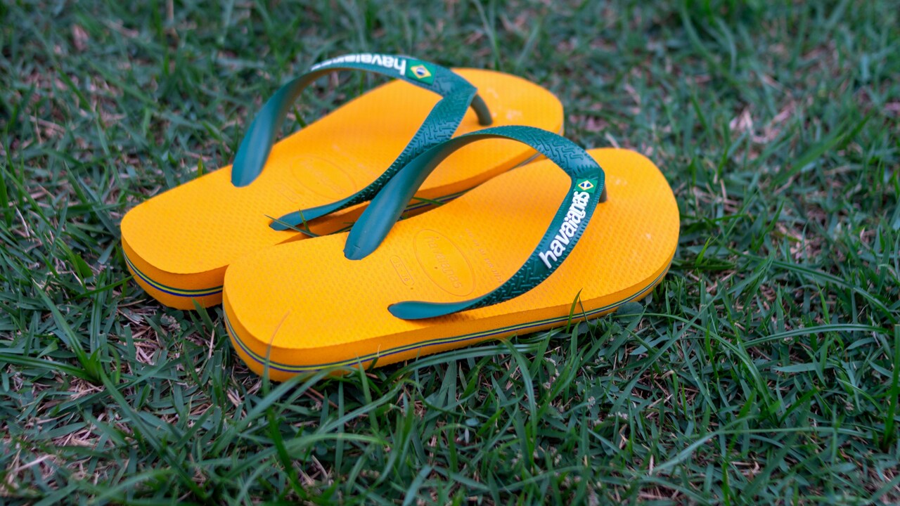 Try these shopping tips to choose comfortable footwear for arched feet