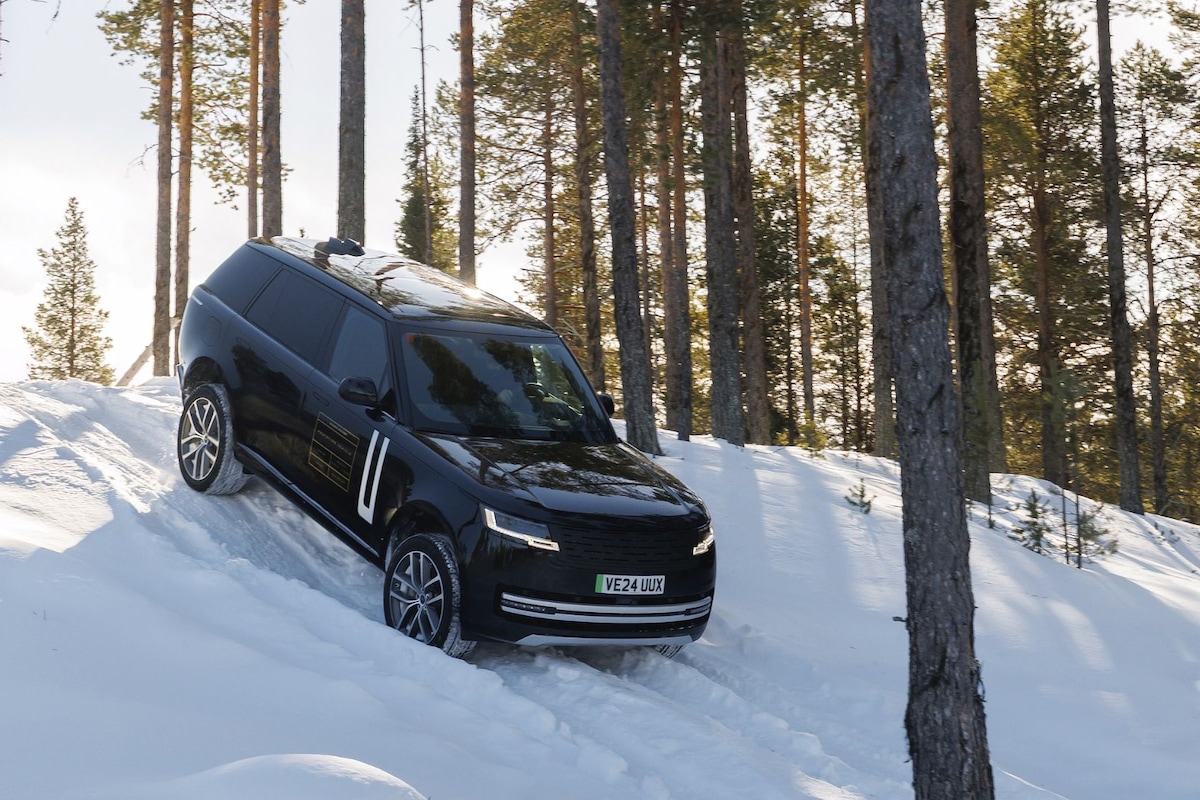 Jaguar Land Rover To Unveil New Electric Models In 2026