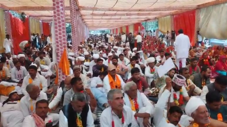 खेजड़ी बचाओ आंदोलन में 10 से अधिक लोगों की तबीयत बिगड़ी, संतों का सरकार को 1 दिन का अल्टीमेटम