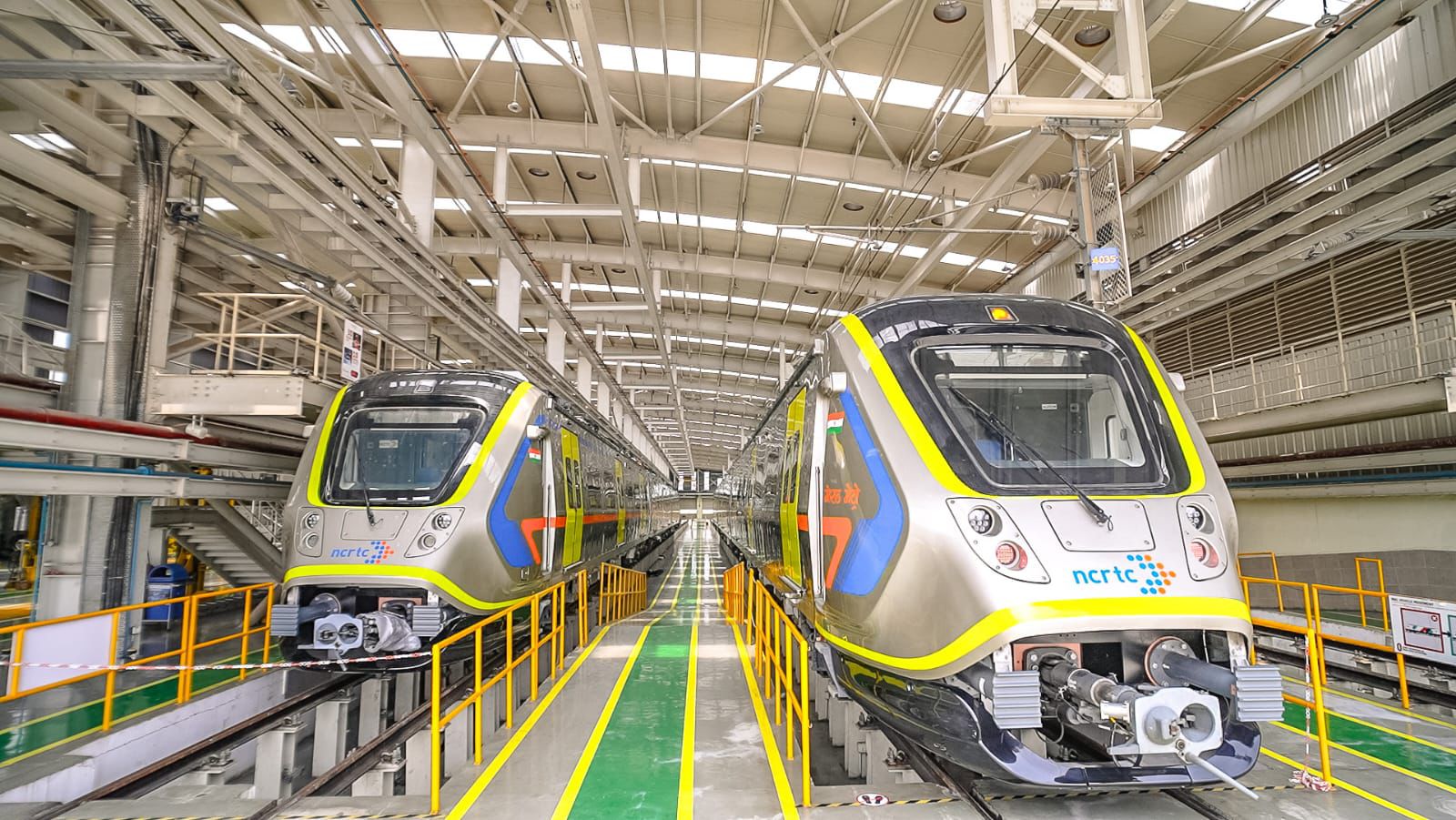 Meerut Metro: पुश बटन, सोफे जैसी सीटें और लग्जरी कोच...सुपरफास्ट मेरठ मेट्रो की ये खूबसूरत तस्वीरें देखीं क्या