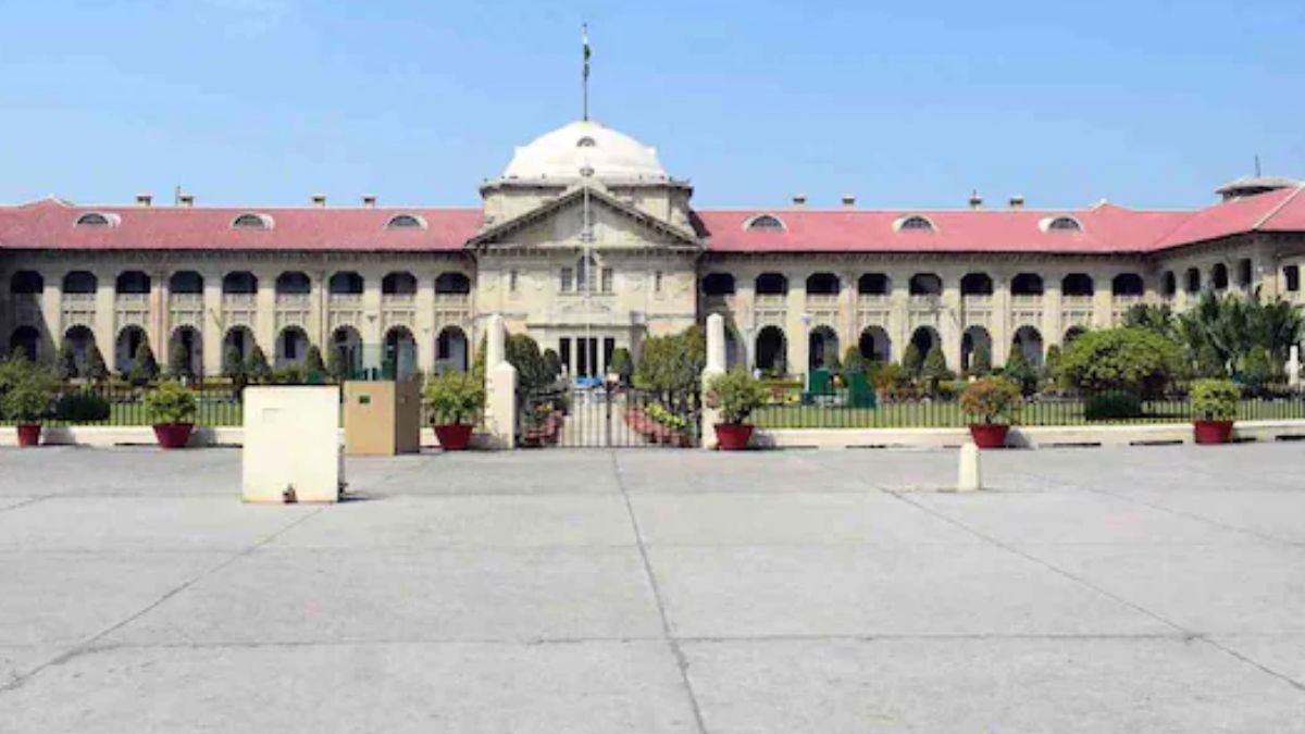 अलग-अलग धर्म के कपल्स का लिव&ndash;इन रिलेशन में रहना किसी कानून में अपराध नहीं: इलाहाबाद हाईकोर्ट