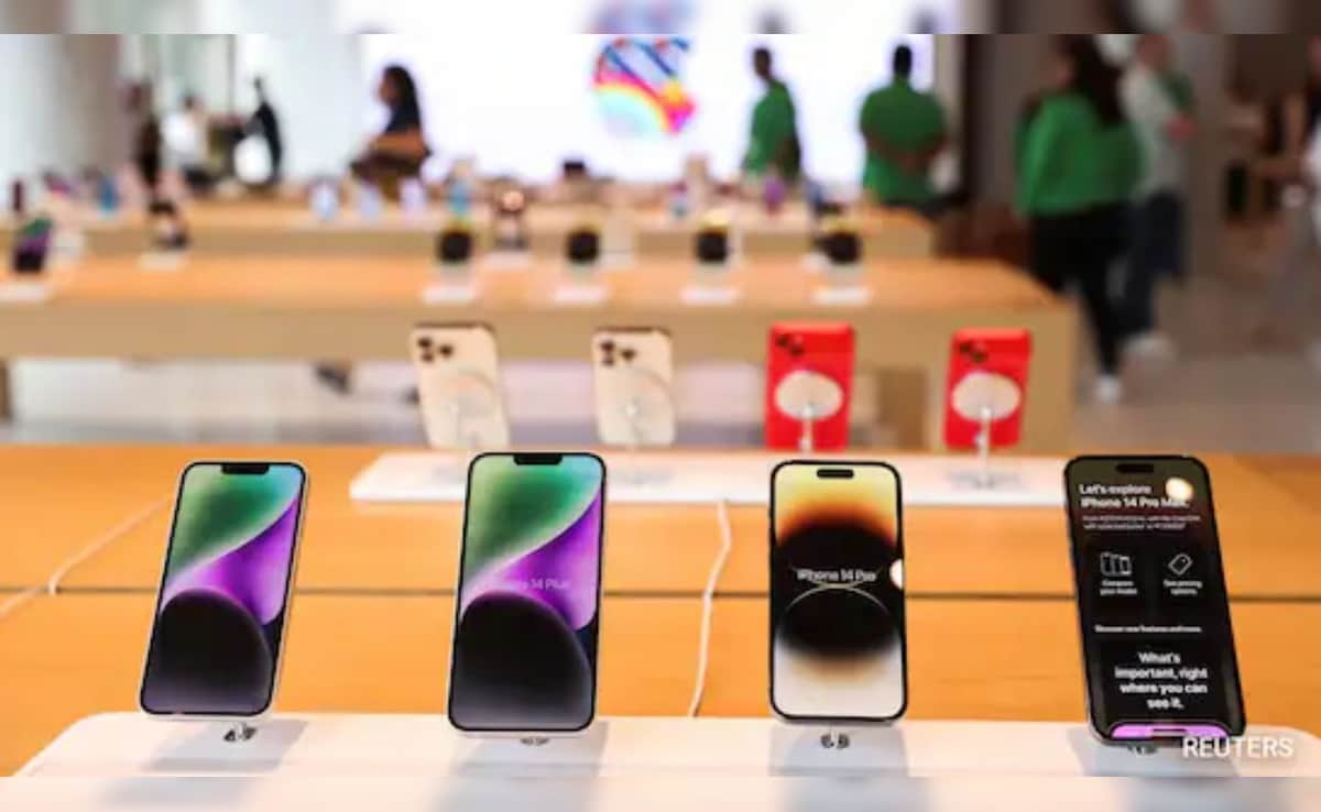 Croma Everything Apple Sale: आईफोन 16, 17 और मैकबुक पर मिल रहा जबरदस्त डिस्काउंट, जानिए कैसे पाएं ऑफर