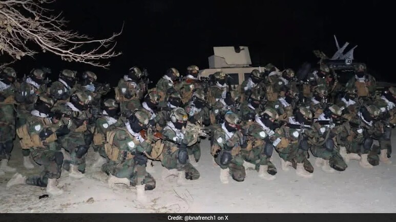 अफगान तालिबान ने बनाया आत्मघाती दस्ता! पाकिस्तान की फौज के खिलाफ अखुंदजादा के लड़ाके जान देने को तैयार