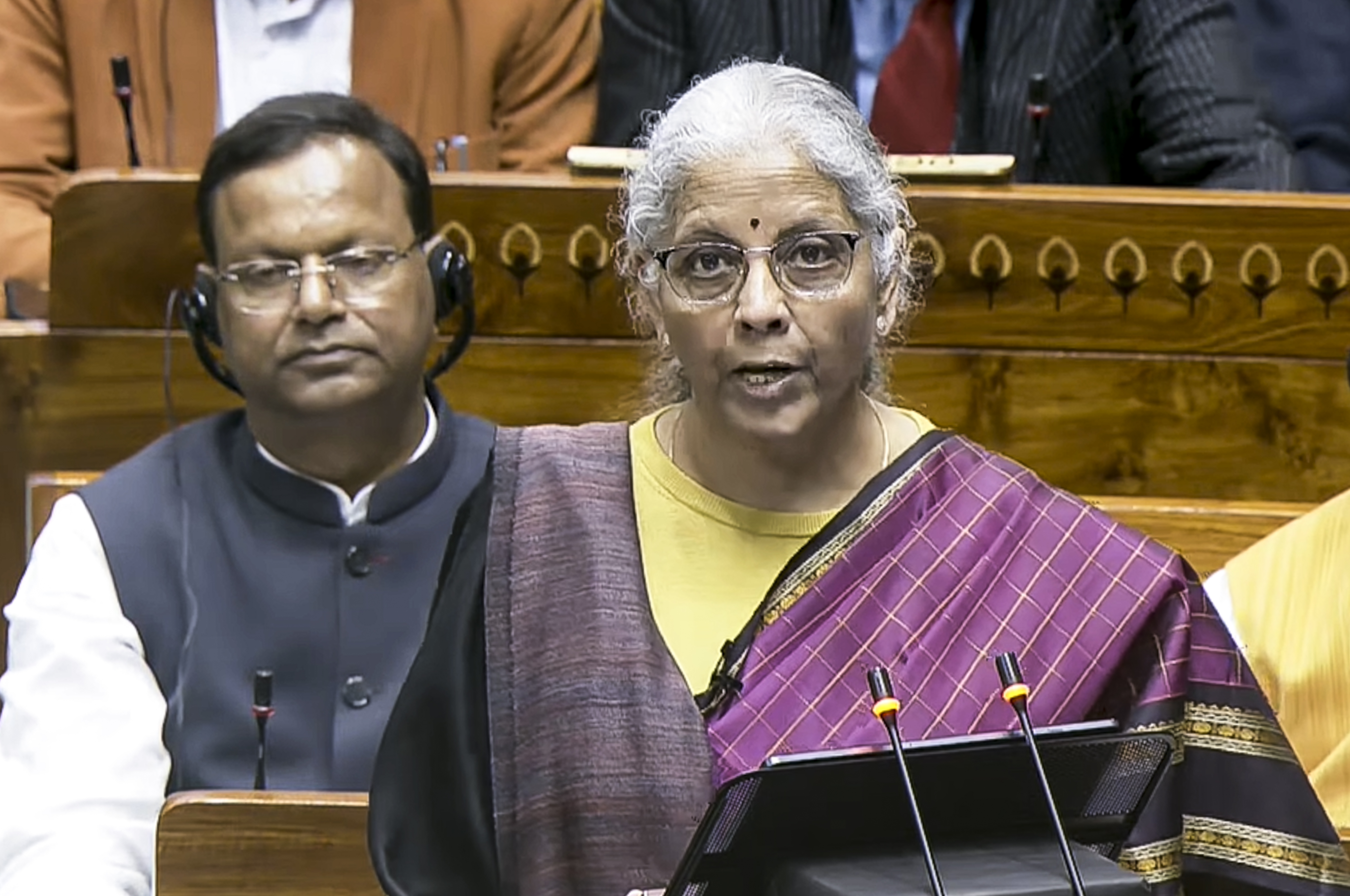 Budget Watch LIVE: हिंदी में यहां सुनें वित्त मंत्री निर्मला सीतारमण का बजट भाषण, जानें लेटेस्ट अपडेट्स