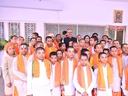 UP में ब्राह्मण राजनीति पर घमासान: शंकराचार्य विवाद के बाद डिप्टी CM ब्रजेश पाठक ने 101 बटुकों को बुलाकर किया सम्मान