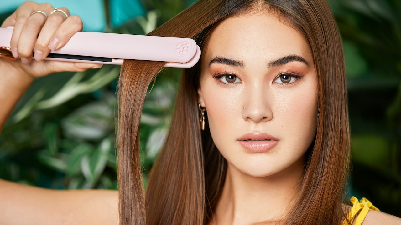 Enjoy quick styling anywhere and anytime with these mini portable hair straighteners Enjoy quick styling anywhere and anytime with these mini portable hair straighteners