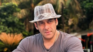 सलमान खान ने फिर साबित किया यारों के यार हैं वो, पुराने दोस्त की बर्थडे पार्टी में पहुंचकर दिया सरप्राइज