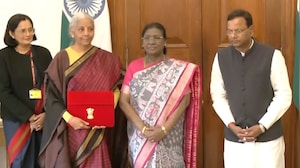 Union Budget 2026: Nirmala Sitharaman Meets President Droupadi Murmu