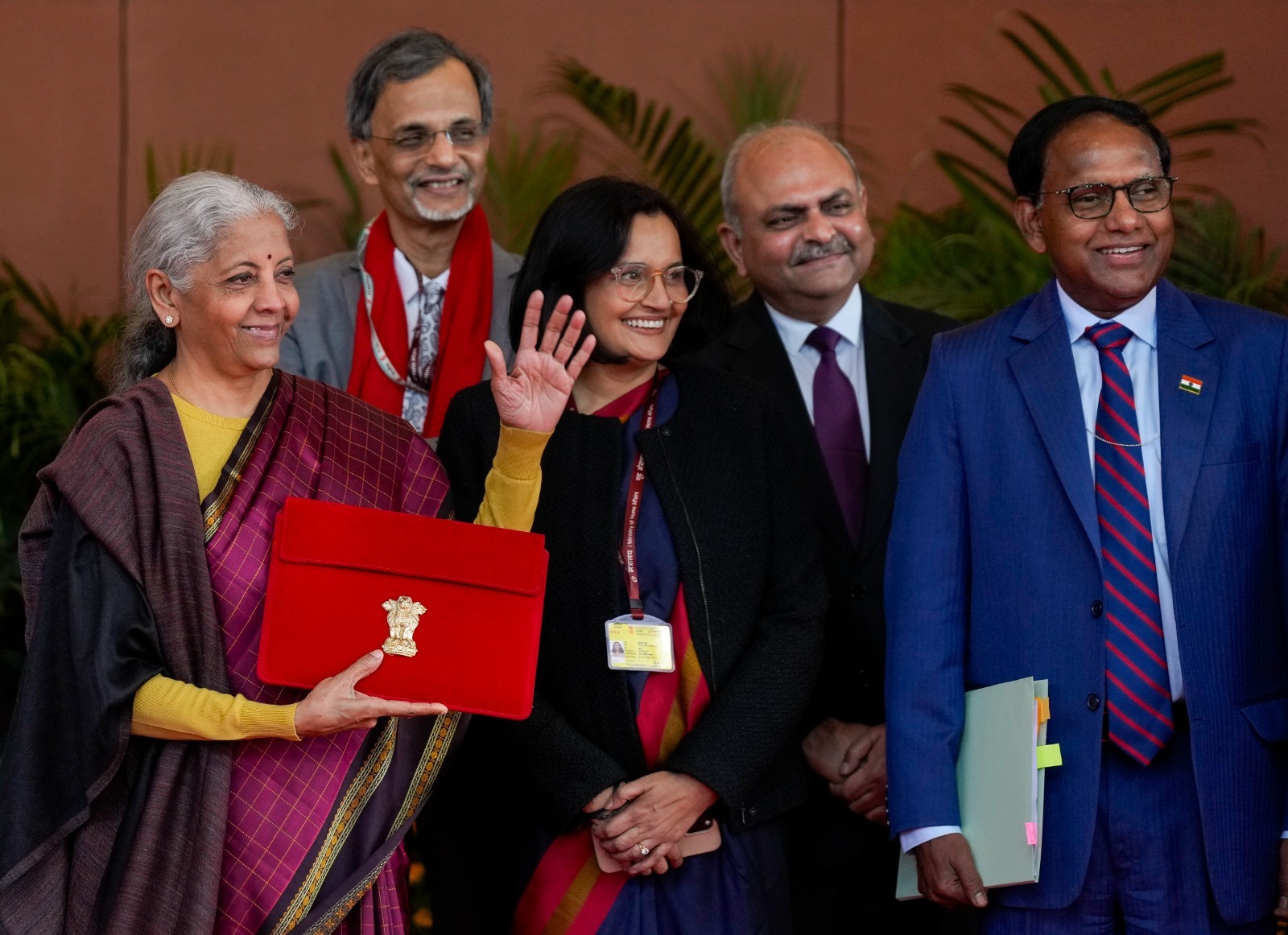 Budget 2026: खादी को बढ़ावा देने के लिए महात्मा गांधी ग्राम स्वरोजगार योजना शुरू होगी, कैसे और किसे फायदा होगा?