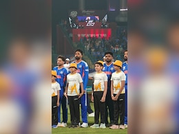 IND Vs PAK: मैच से पहले बच्चों का हाथ पकड़कर मैदान पर क्यों आते हैं खिलाड़ी? ये है दिलचस्प वजह