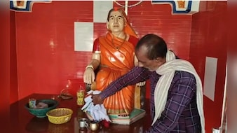 ये है सच्चा प्यार! 65 लाख का मंदिर, बीवी के इश्क को अमर करने की हैरान कर देने वाली दास्तान