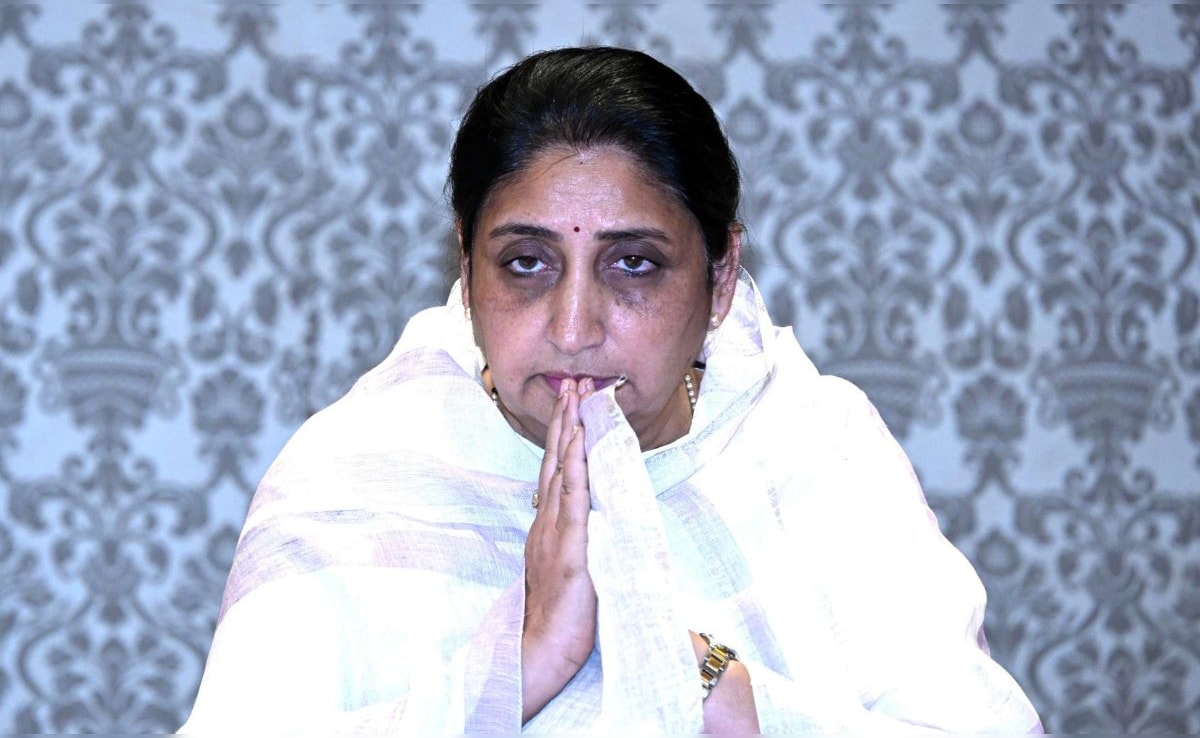 NCP का नहीं होगा विलय! डिप्टी CM के बाद अब पार्टी में सर्वोच्च पद संभालेंगी अजित पवार की पत्नी सुनेत्रा पवार