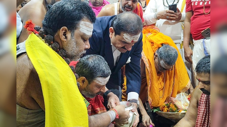 गौतम अदाणी ने बैद्यनाथ धाम में किया जलाभिषेक, बोले- बाबा से पूरे देश की सुख, शांति और समृद्धि के लिए प्रार्थना की