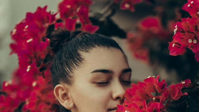 Fatal Whiff? Why Smelling Some Popular Flowers Could Be Riskier Than You Think