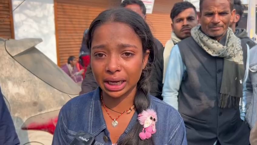 VIDEO: परीक्षा केंद्र पर लेट से पहुंचना पड़ा भारी, रोते हुई छात्रा वापस गई घर