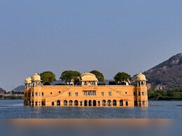 Rajasthan Weather: जयपुर से जैसलमेर तक तपने लगा राजस्थान, 48 घंटों में 3 डिग्री और बढ़ेगा तापमान, जानें आपके शहर का हाल