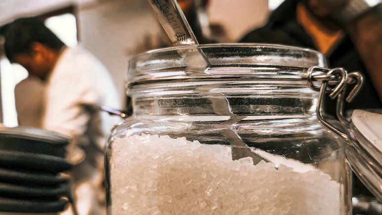 सफेद चीनी से हो सकती हैं ये गंभीर बीमारियां, मीठे के शौकीनों के लिए ये 5 हेल्दी ऑप्शन रहेंगे बेस्ट