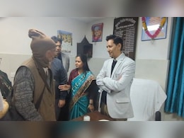 आयुष्मान कार्ड पर इलाज से इनकार, 80 वर्षीय बुजुर्ग ने फर्राटेदार अंग्रेजी में सुनाई आपबीती