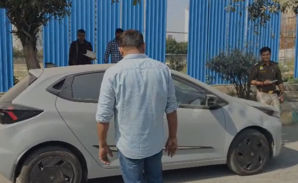 प्रेमी ने पहले गर्लफ्रेंड को मारी गोली, फिर खुद दे दी जान, नोएडा में वैलेंटाइन डे पर रोंगटे खड़े कर देने वाली घटना