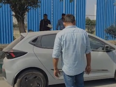 प्रेमी ने पहले गर्लफ्रेंड को मारी गोली, फिर खुद दे दी जान, नोएडा में वैलेंटाइन डे पर रोंगटे कर देने वाली घटना