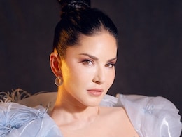 सनी लियोनी के &lsquo;बिस्मिल की महफ़िल&rsquo; कार्यक्रम पर बवाल, क्&zwj;या चाहता है बजरंग दल?