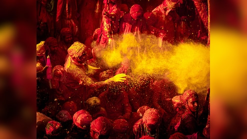 Braj Holi 2026: इस बार ब्रज में मनाएं होली, लट्ठमार से लड्डूमार होली की Date, कैसे पहुंचे-कहां रुकें, खाने में क्&zwj;या-क्&zwj;या है मशहूर