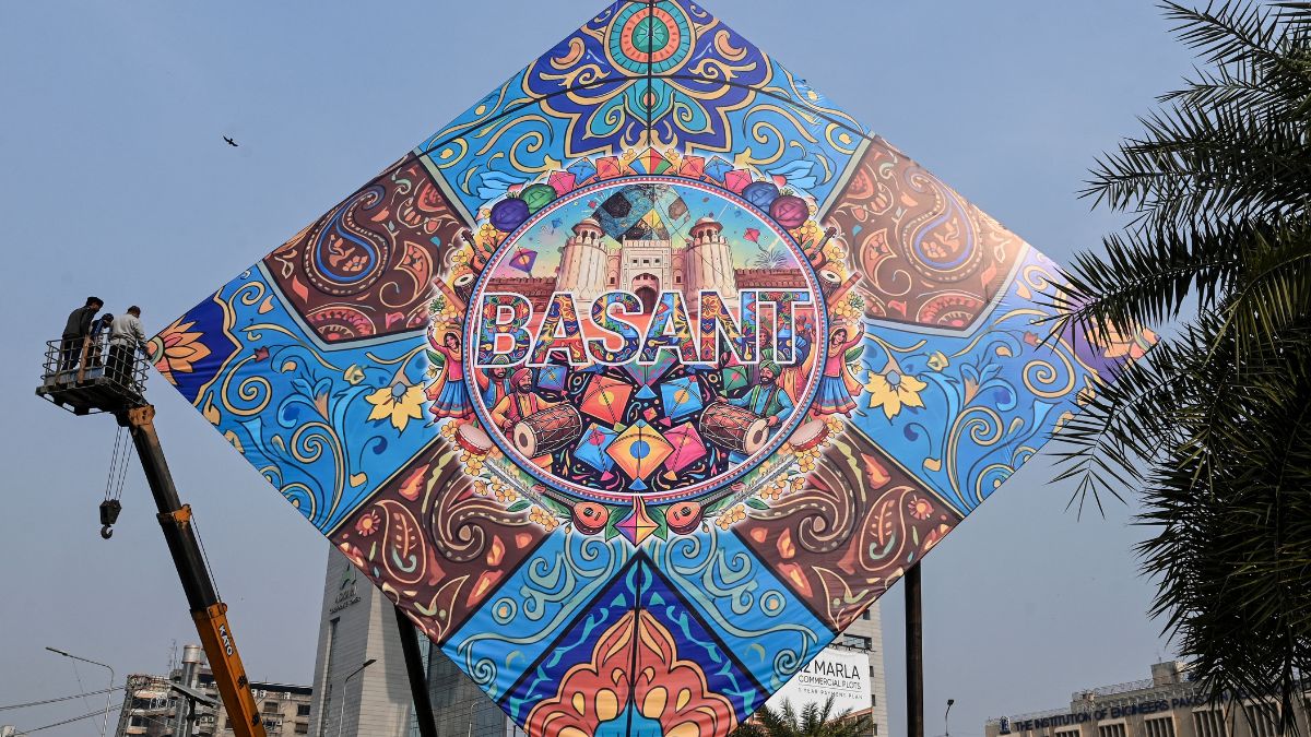 Why Pakistan Is Bringing Back Lahore's Kite Flying Festival After 18 Year-Ban