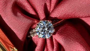 PNGS Reva Diamond Jewellery IPO Subscribed 1.23 Times On Final Day