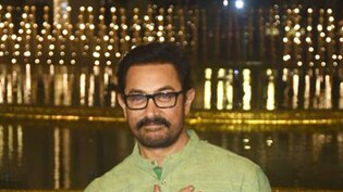 जब 'होली' में आमिर खान इस एक्ट्रेस को करने वाले थे किस, डर के मारे सुपरस्टार का हुआ बुरा हाल