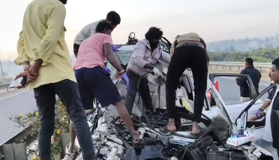 6 Bengaluru Students Sneak Out For Joyride, None Survive Horrific Crash