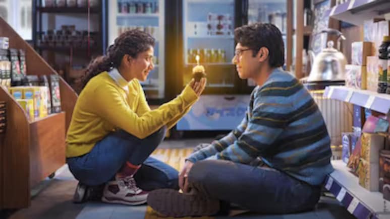 <i>Ek Din</i> New Poster: Sai Pallavi Plus Junaid Khan Equals Romance