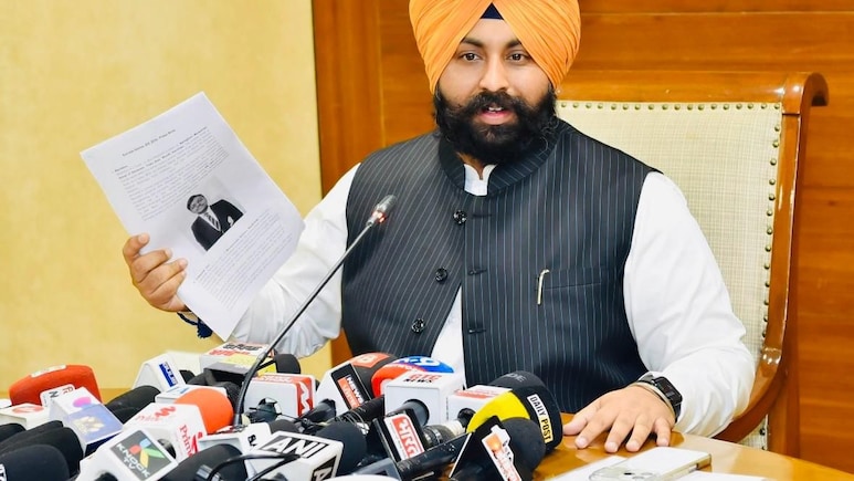 सरकारी स्कूलों की गुणवत्तापूर्ण शिक्षा के कारण गरीब परिवारों के कई बच्चों ने पास की परीक्षा: हरजोत सिंह बैंस