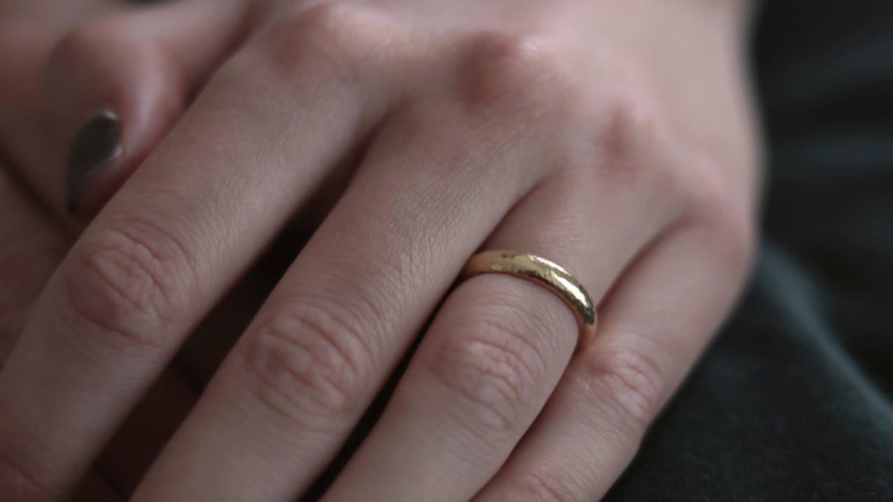 What Is A Promise Ring And How To Choose One What Is A Promise Ring And How To Choose One