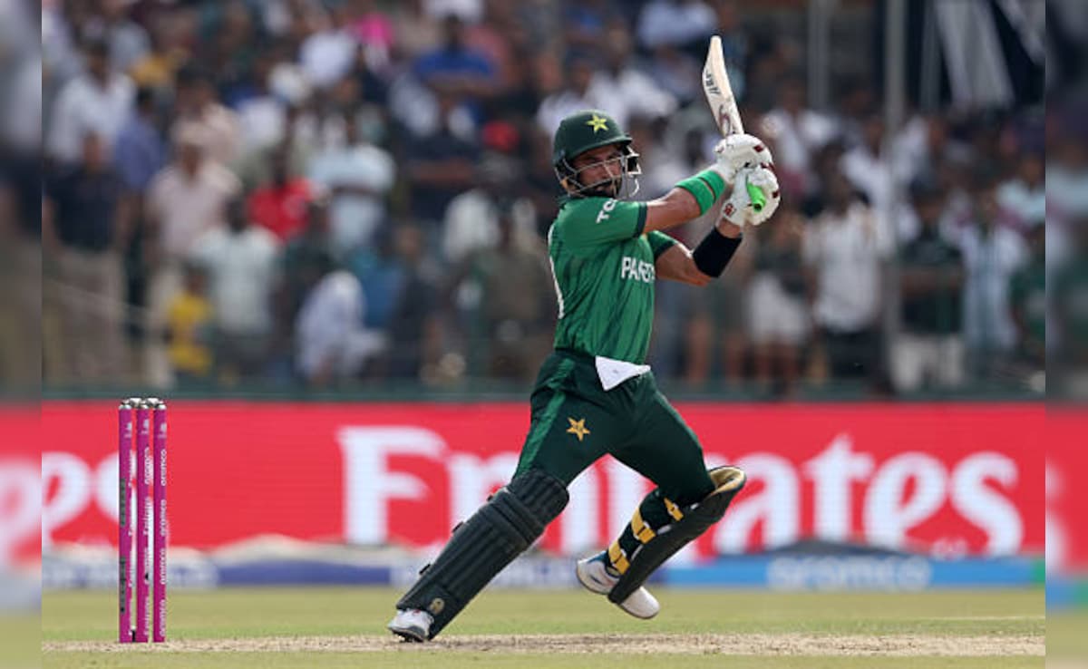 11 चौके, चार छक्के, साहिबजादा फरहान ने 58 गेंद में जड़ा शतक, टी20 वर्ल्ड कप में बनाया गजब का रिकॉर्ड