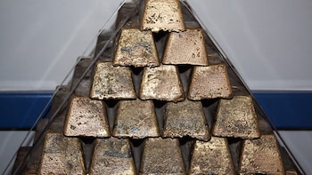 Base Metals Over Precious Ones: Sector Bull Draws His Pick Amid Global Price Plunge