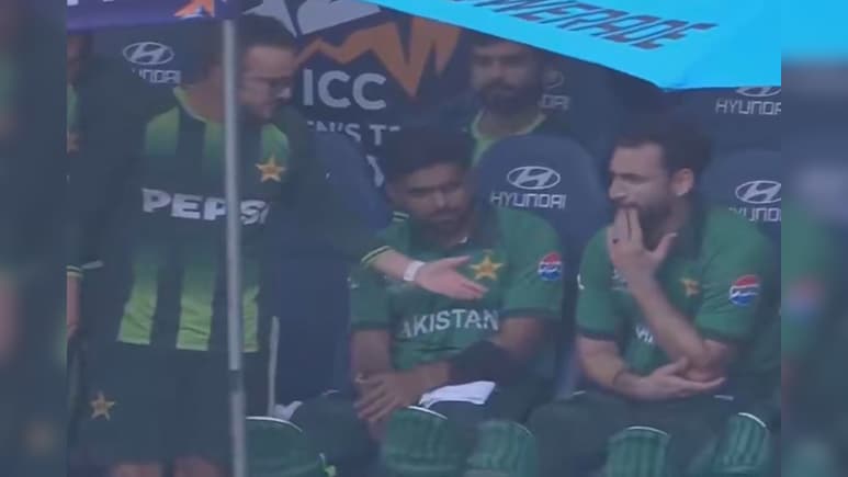 पाकिस्तान की टीम में पड़ी फूट? हेड कोच से भ&zwj;िड़े कप्तान आगा, कर दी ना बर्दाश्त करने वाली हरकत