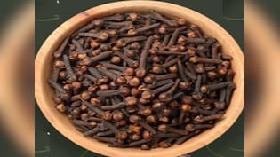 गर्मियों में शरीर को अंदर से ठंडा रखेगी लौंग, जानें इस्तेमाल करने के आसान और असरदार तरीके