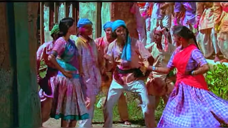 धर्मेंद्र, अमिताभ, हेमा, जया, अमजद, संजीव कुमार ने 51 साल पहले खेली थी ऐसी होली, जश्न के बाद मातम में बदल गया था माहौल