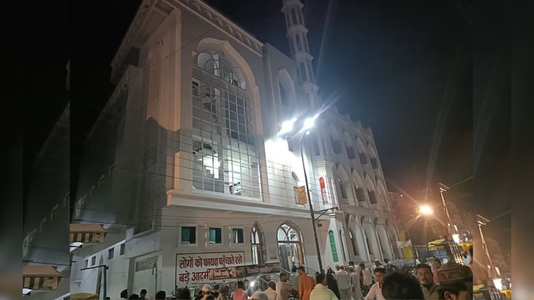 रमजान का चांद नजर आते ही शुरू हुए रोजे, जानिए 13 घंटे के रोजे और तरावीह की नमाज का महत्व