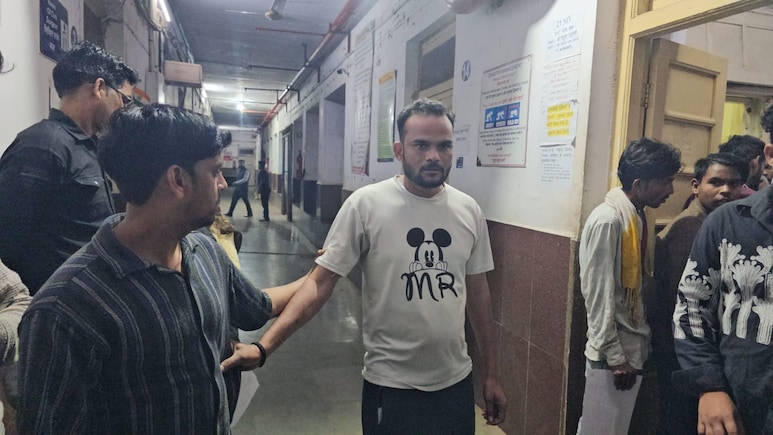 गुना नगर पालिका में सनसनी, डिप्टी कलेक्टर और CMO चैंबर में संविदा कर्मी ने खाया जहर