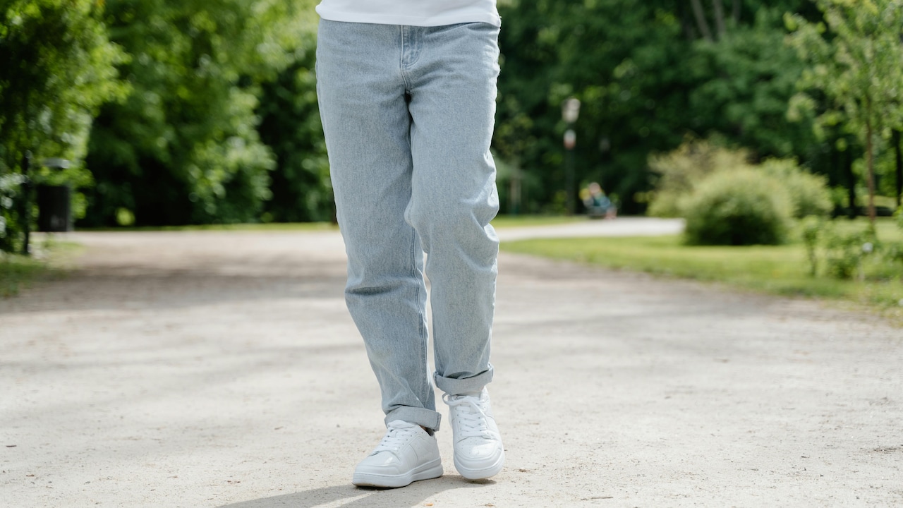 Wide-Leg Jeans For Short Women: The Hemline Trick That Instantly Works Wide-Leg Jeans For Short Women: The Hemline Trick That Instantly Works