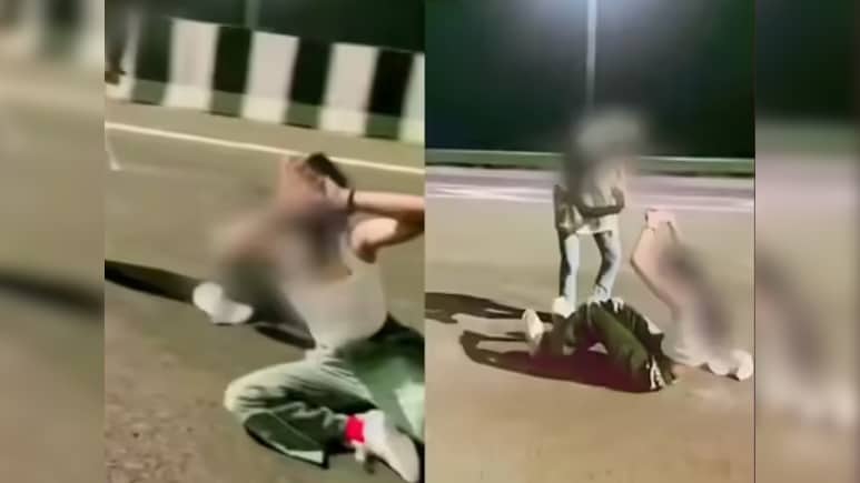 जब नागिन हाइवे पर उतरे तो सपेरा आ ही जाता है&hellip;देखें यूपी पुलिस का फिल्मी एक्शन