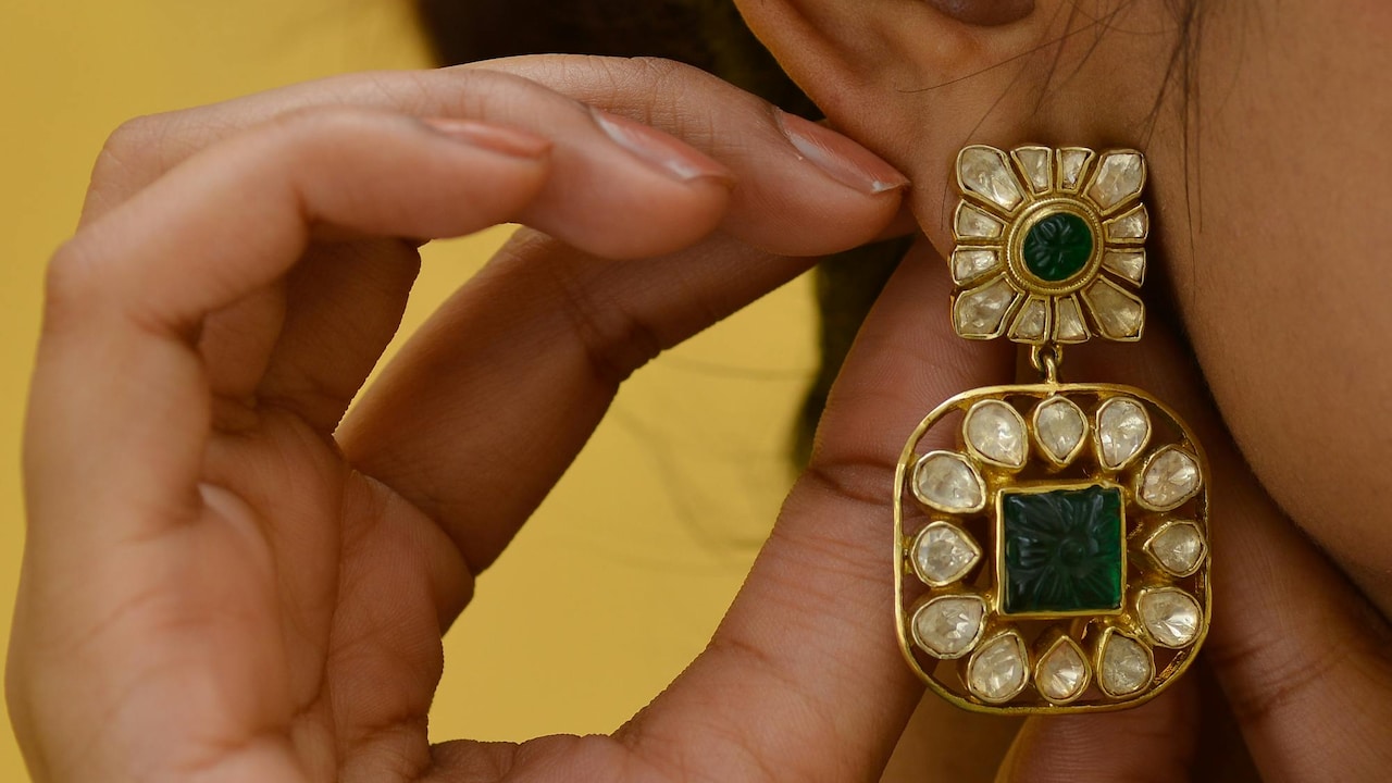 Top Care Tips On Preventing Artificial Jewellery from Tarnishing And Keeping Its Original Sparkle