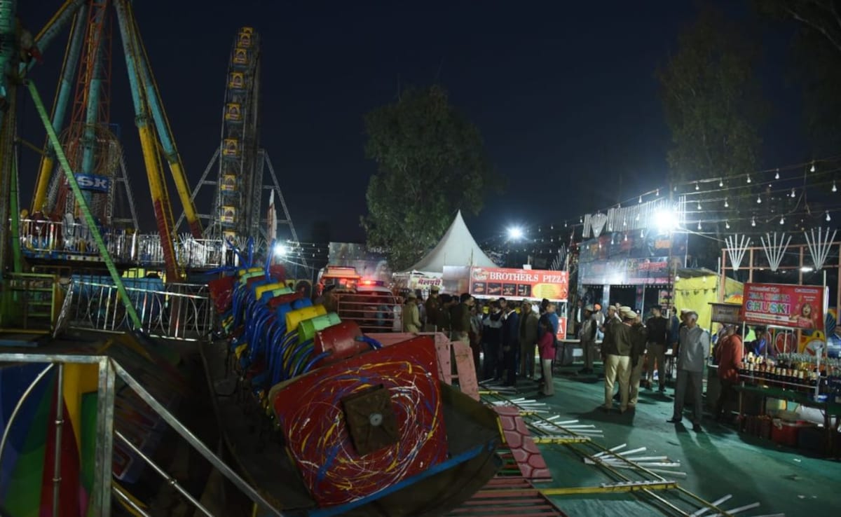 सबूतों को मिटाने की जल्दी! सूरजकुंड मेला हादसे को 24 घंटे भी नहीं बीते, बिछा दी हरी कालीन,नया झूला भी रख दिया