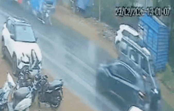 VIDEO: ऑन ड्यूटी पुलिस कांस्टेबल को बस ने रौंदा, मौत; CCTV में कैद हुआ खौफनाक मंजर