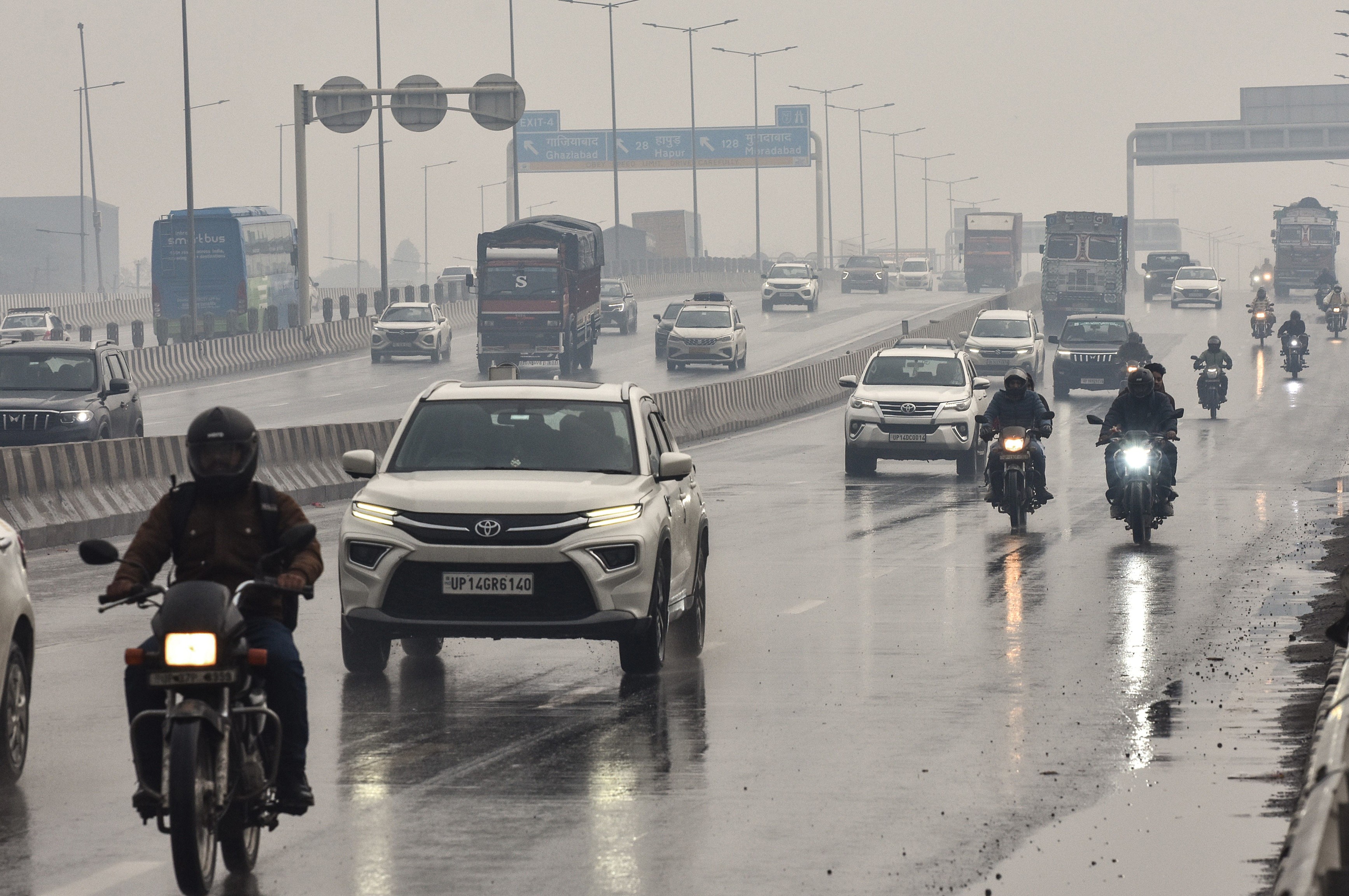 दो वेस्&zwj;टर्न डिस्&zwj;टर्बेंस से इन इलाकों में बदलेगा मौसम, IMD की बारिश-बर्फबारी की संभावना