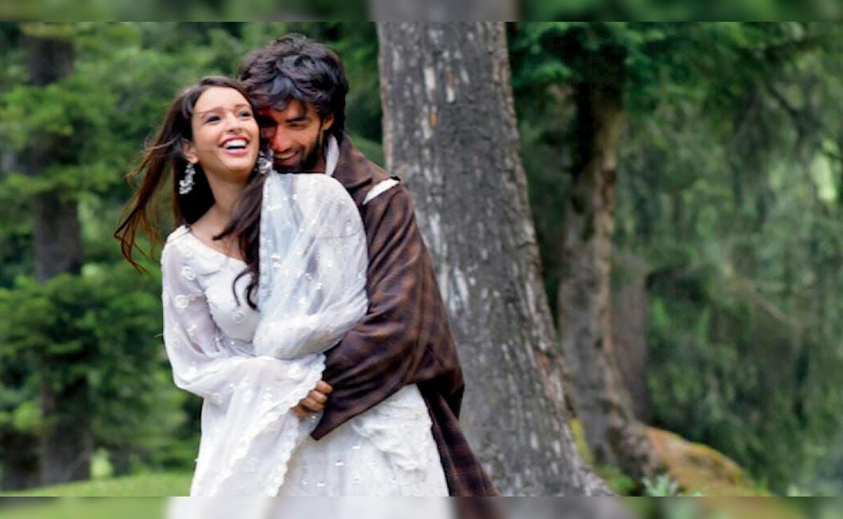 A still from Laila Majnu.