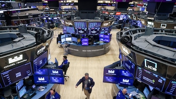 US Stock Rebound Stalls As Conflict With Iran Zaps Risk Appetite