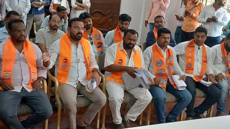 Kolhapur News: कोल्हापुरात रस्ते बांधकामात महाघोटाळा? मनसेचा आक्रमक पवित्रा, अधिकाऱ्यांची पळापळ