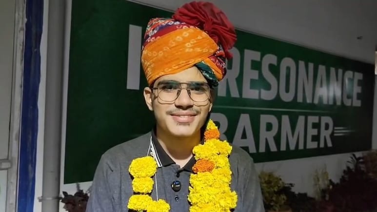 JEE Main Result 2026: पुलिस इंस्पेक्टर के बेटे ने बाड़मेर का नाम किया रोशन, JEE Main में 99.62% स्कोर के साथ जिले में किया टॉप